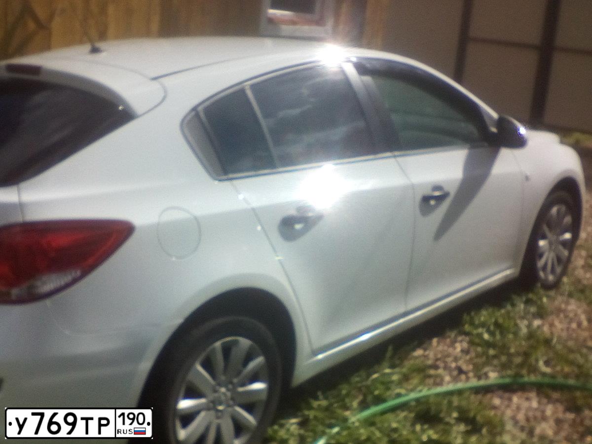 Фото автомобиля CHEVROLET CRUZE, 2012 — госномер К198НС30. Цвет: Белый