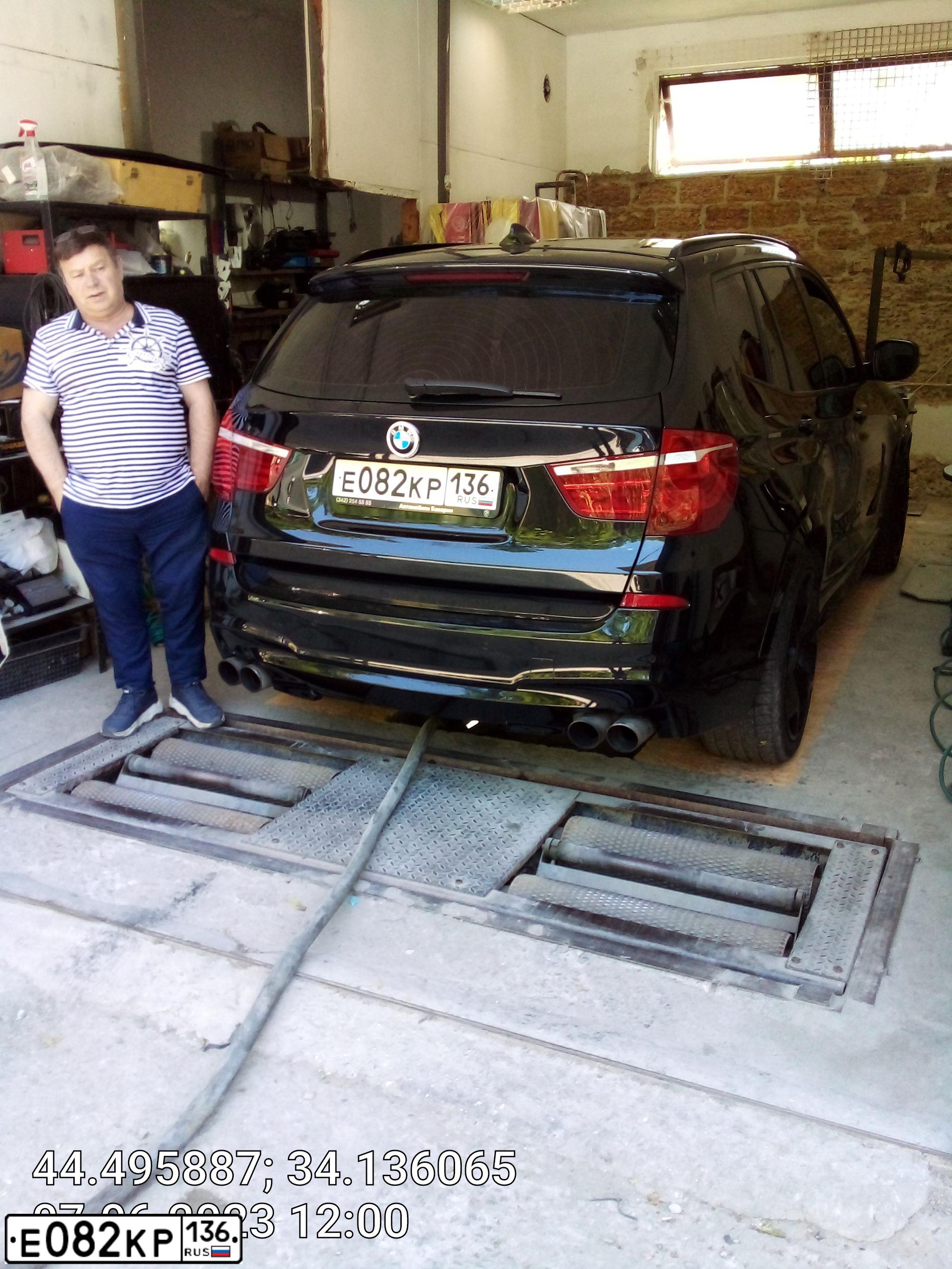 Фото автомобиля BMW X3, 2011 — госномер К999АР197. Цвет: ЧЕРНЫЙ