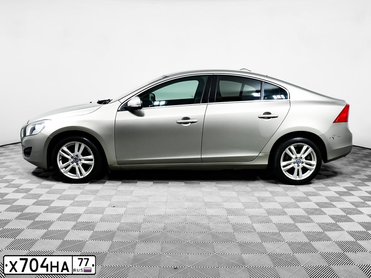 Фото автомобиля VOLVO S60, 2012 — госномер Т122ЕТ977. Цвет: БЕЖЕВЫЙ