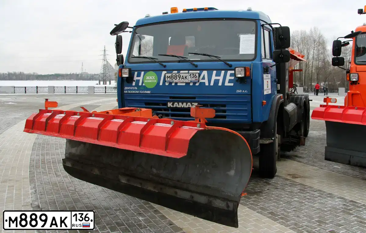 Фото автомобиля KAMAZ 65115 /6X4/, 2015 — госномер М889АК36. Цвет: синий