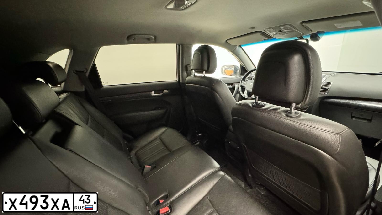 Фото автомобиля KIA SORENTO, 2017 — госномер Х493ХА43. Цвет: БЕЛЫЙ
