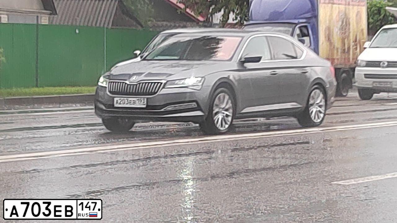 Фото автомобиля KIA SPORTAGE, 2011 — госномер О565НР47. Цвет: СЕРЕБРИСТЫЙ