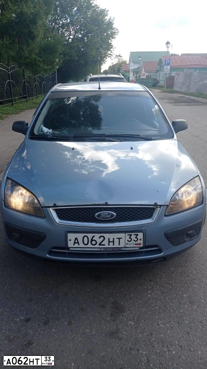Фото автомобиля FORD FOCUS, 2006 — госномер А062НТ33. Цвет: СЕРЫЙ