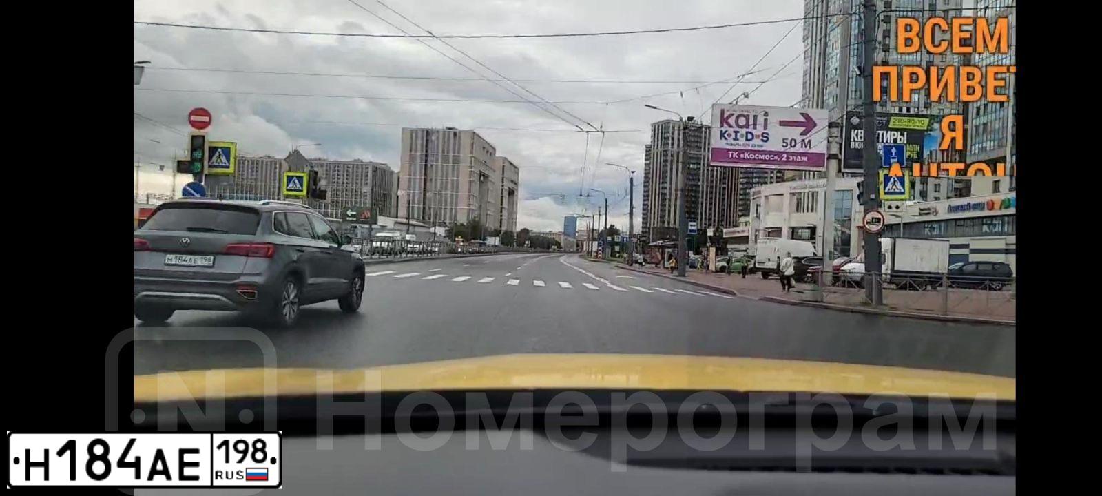 Фото автомобиля CHEVROLET CRUZE, 2011 — госномер Н184АЕ198. Цвет: СЕРЕБРИСТЫЙ МЕТАЛЛИК