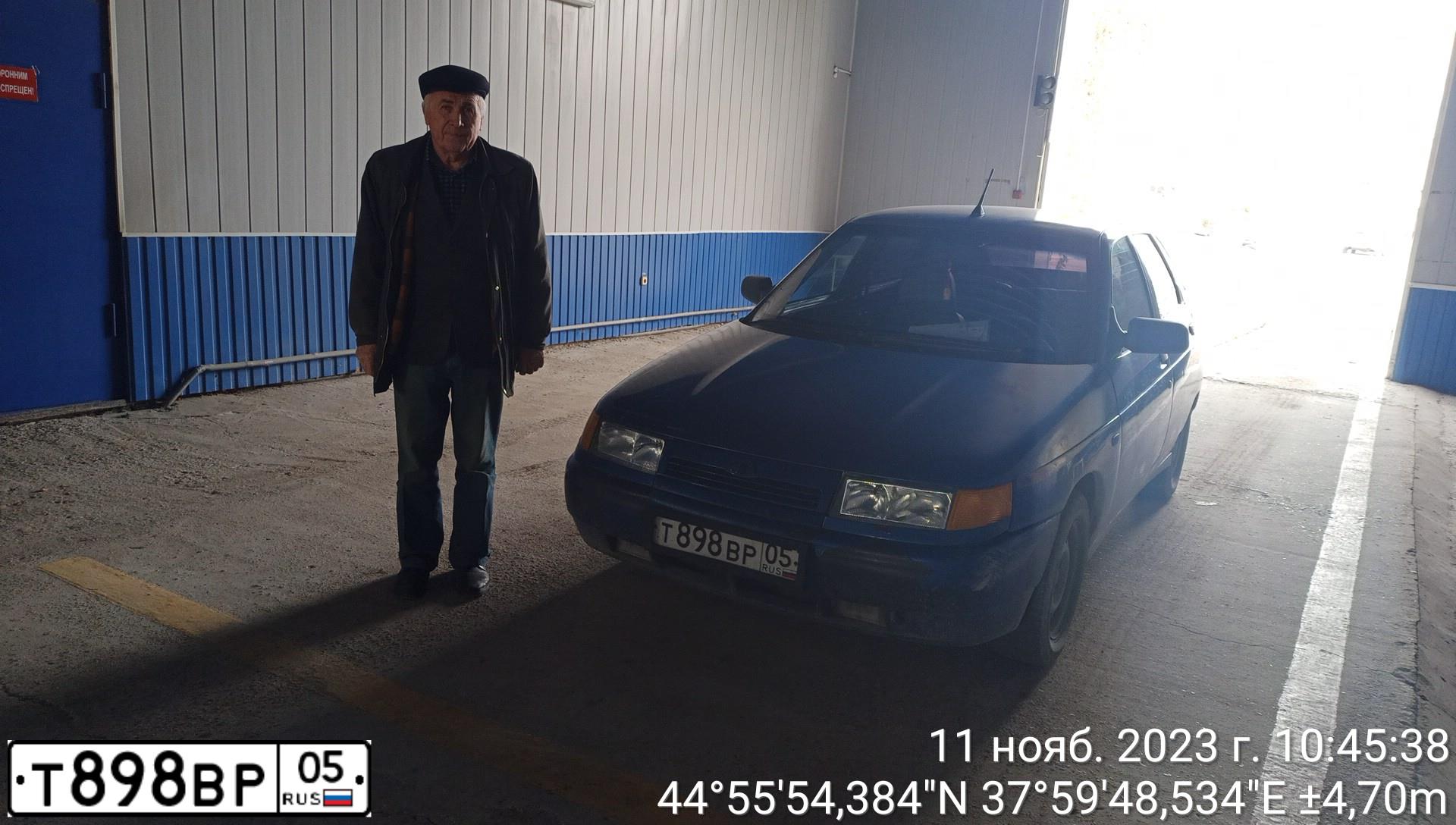 Фото автомобиля LADA 2112, 2007 — госномер С660КР93. Цвет: синий