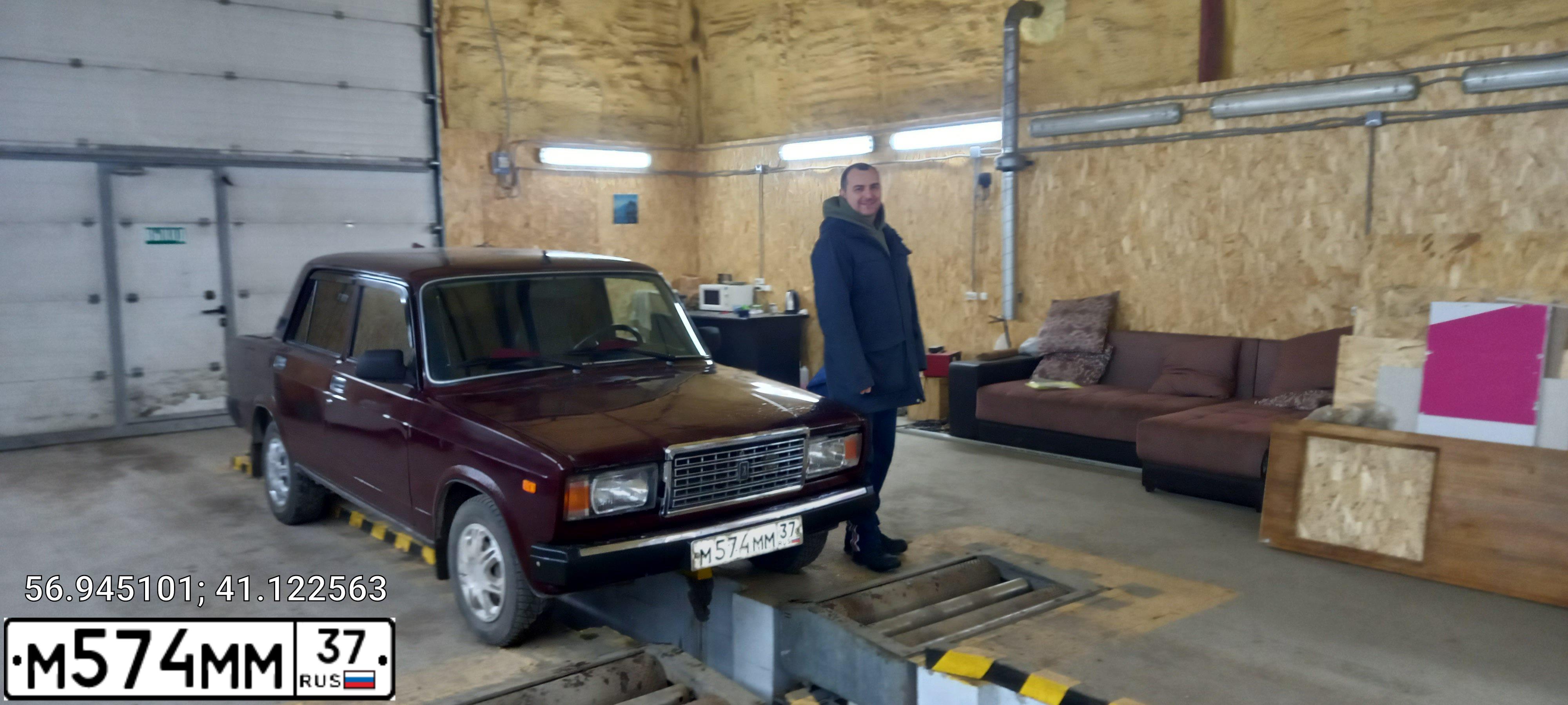 Фото автомобиля LADA 2107, 2006 — госномер М574ММ37. Цвет: ТЕМНО-ВИШНЕВЫЙ