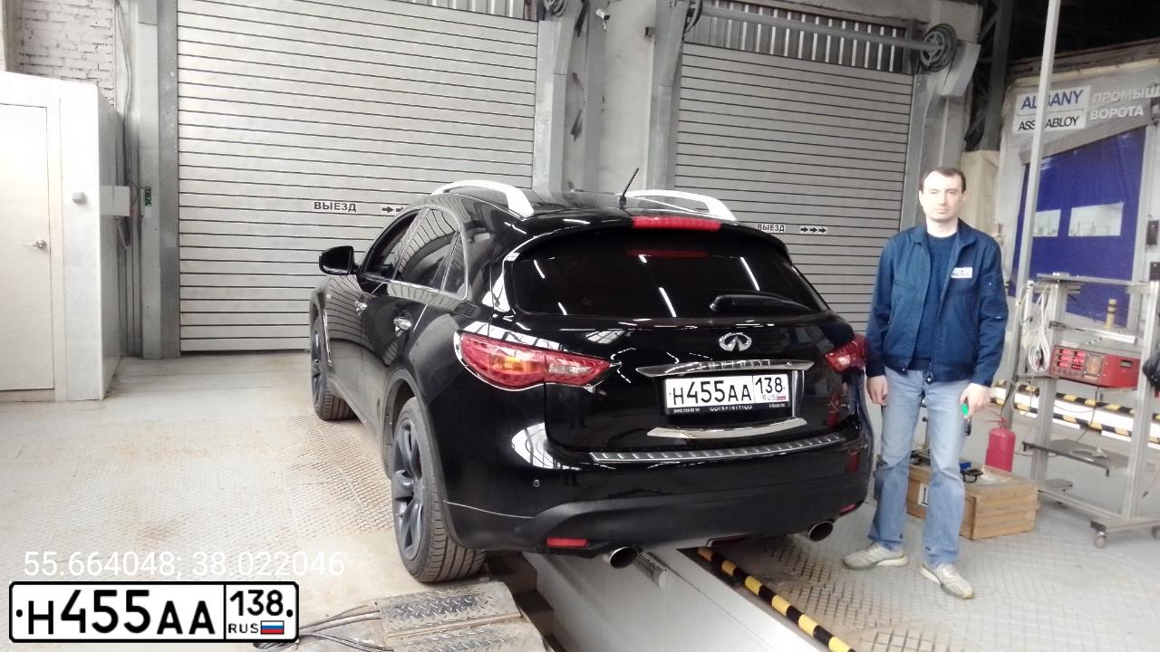 Фото автомобиля INFINITI QX70 /FX/, 2012 — госномер М121ТС702. Цвет: ЧЕРНЫЙ