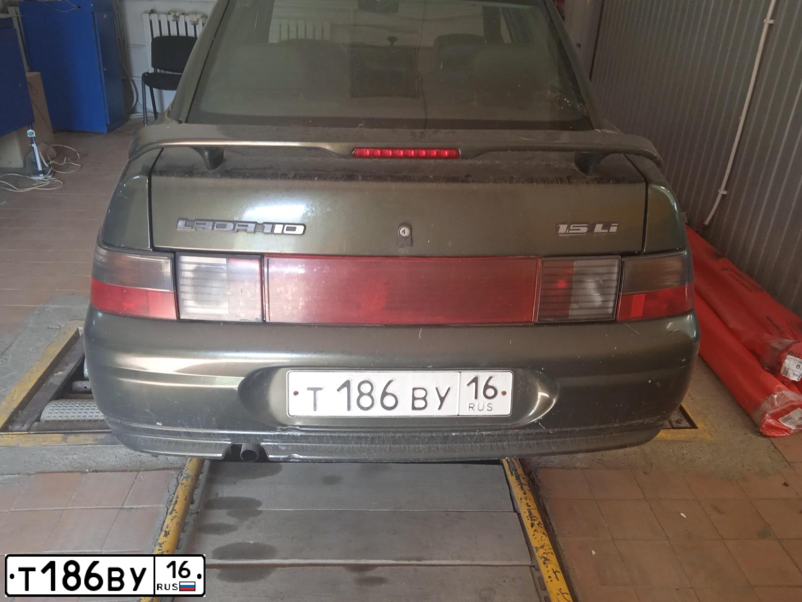 Фото автомобиля LADA 2110, 2004 — госномер Т186ВУ16. Цвет: ЗЕЛЕНЫЙ И ОТТЕНКИ