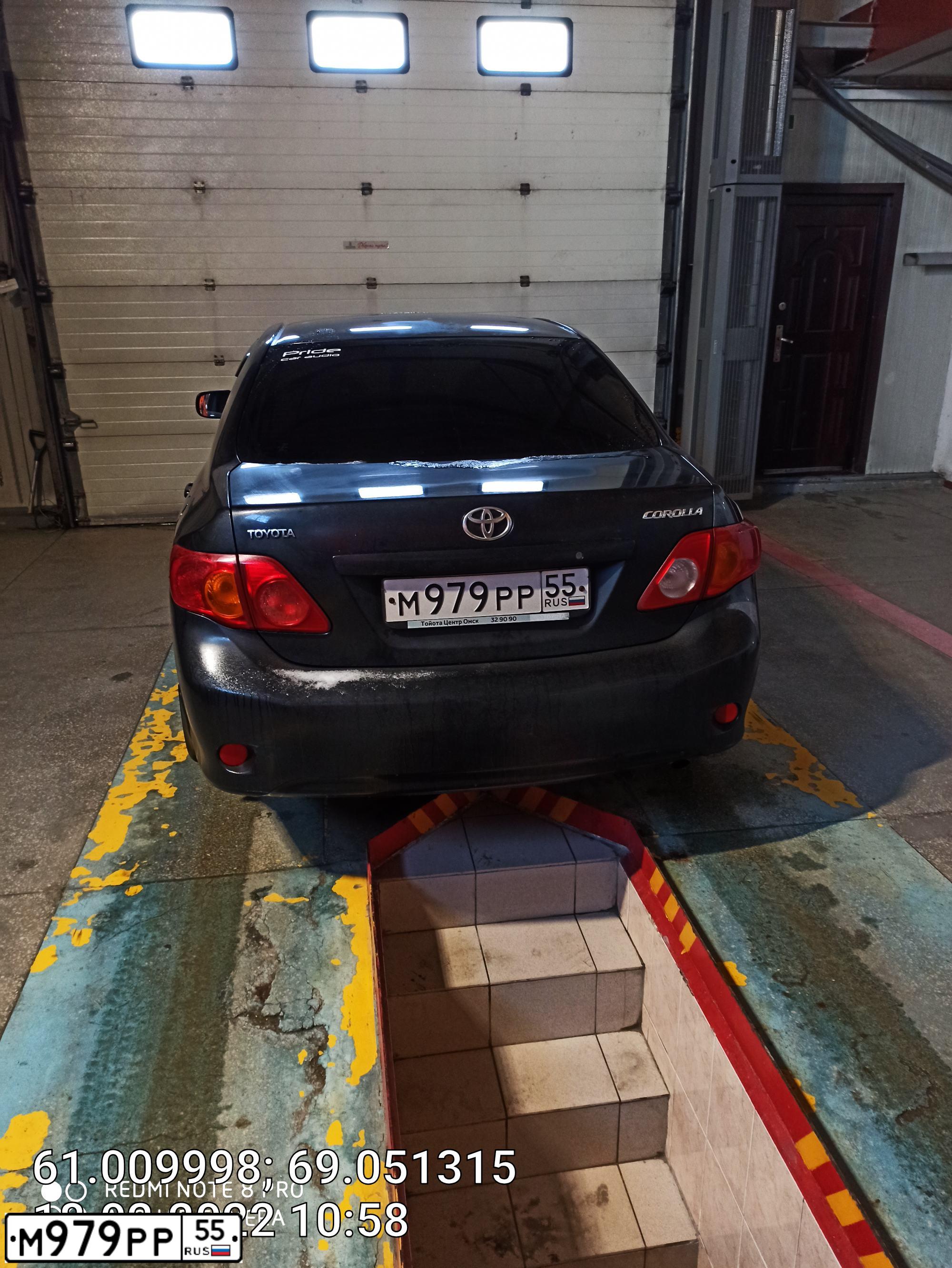 Фото автомобиля TOYOTA COROLLA, 2009 — госномер М979РР55. Цвет: ЧЕРНЫЙ