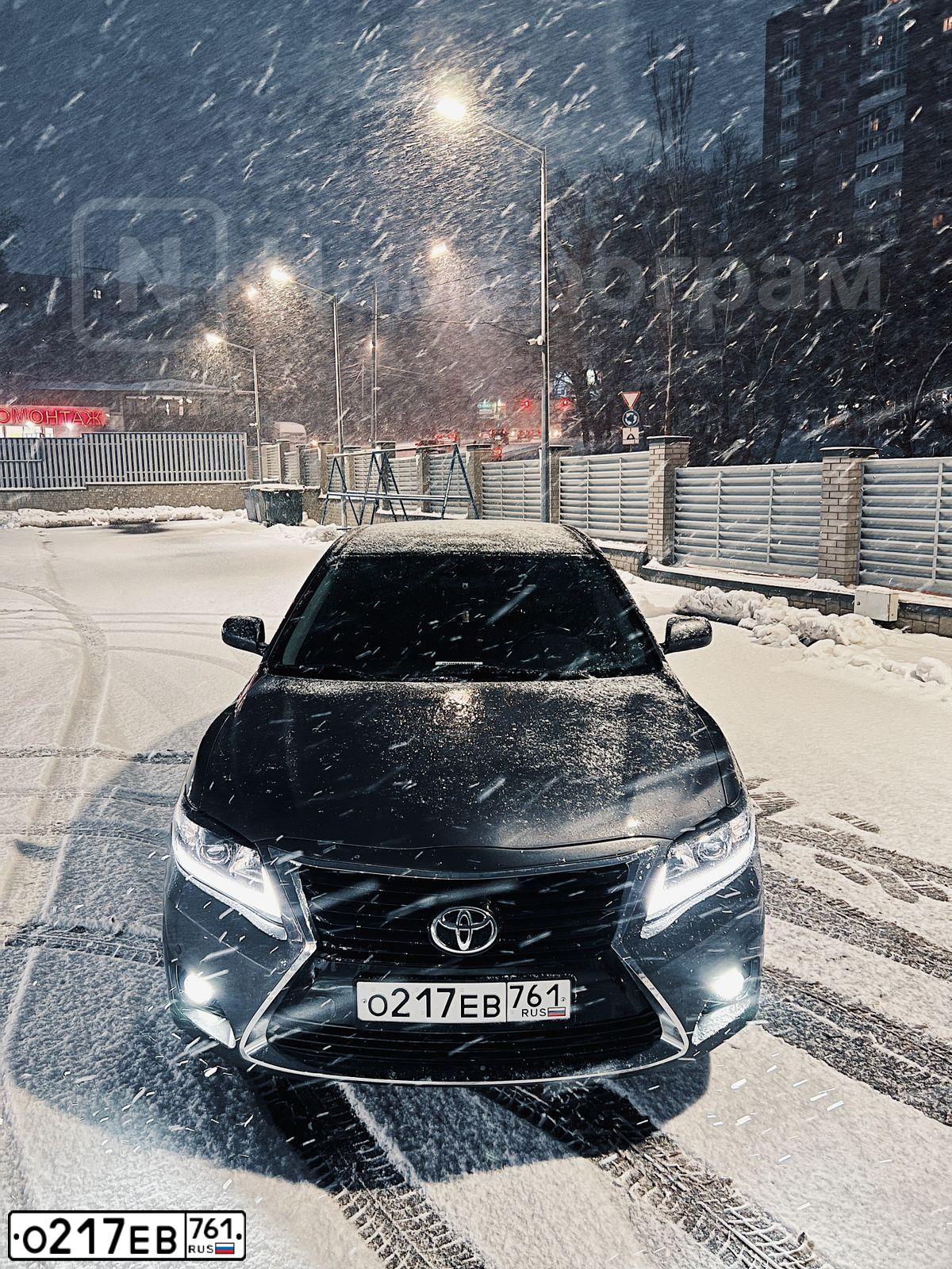 Фото автомобиля TOYOTA CAMRY, 2008 — госномер А429ТК750. Цвет: Серый