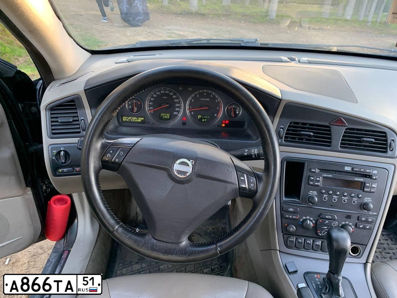 Фото автомобиля VOLVO S60, 2005 — госномер А866ТА51. Цвет: Темно-зеленый