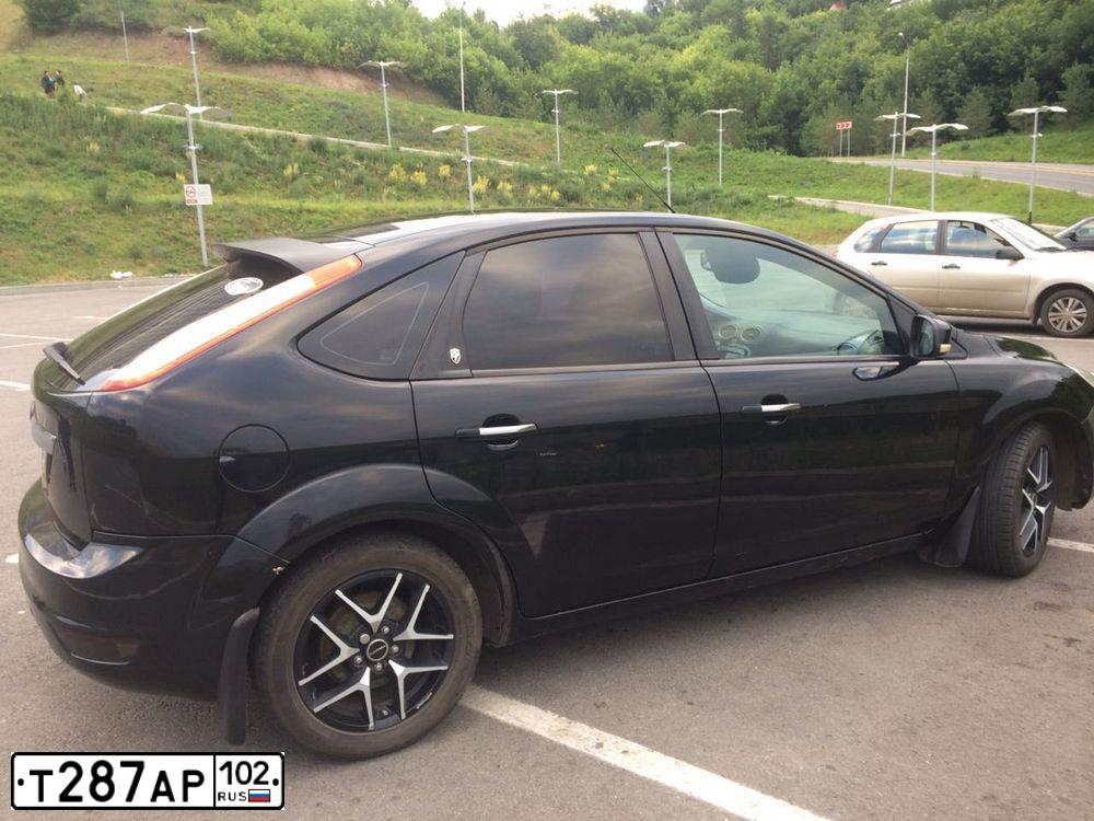 Фото автомобиля FORD FOCUS, 2010 — госномер М937НЕ702. Цвет: Серебристый