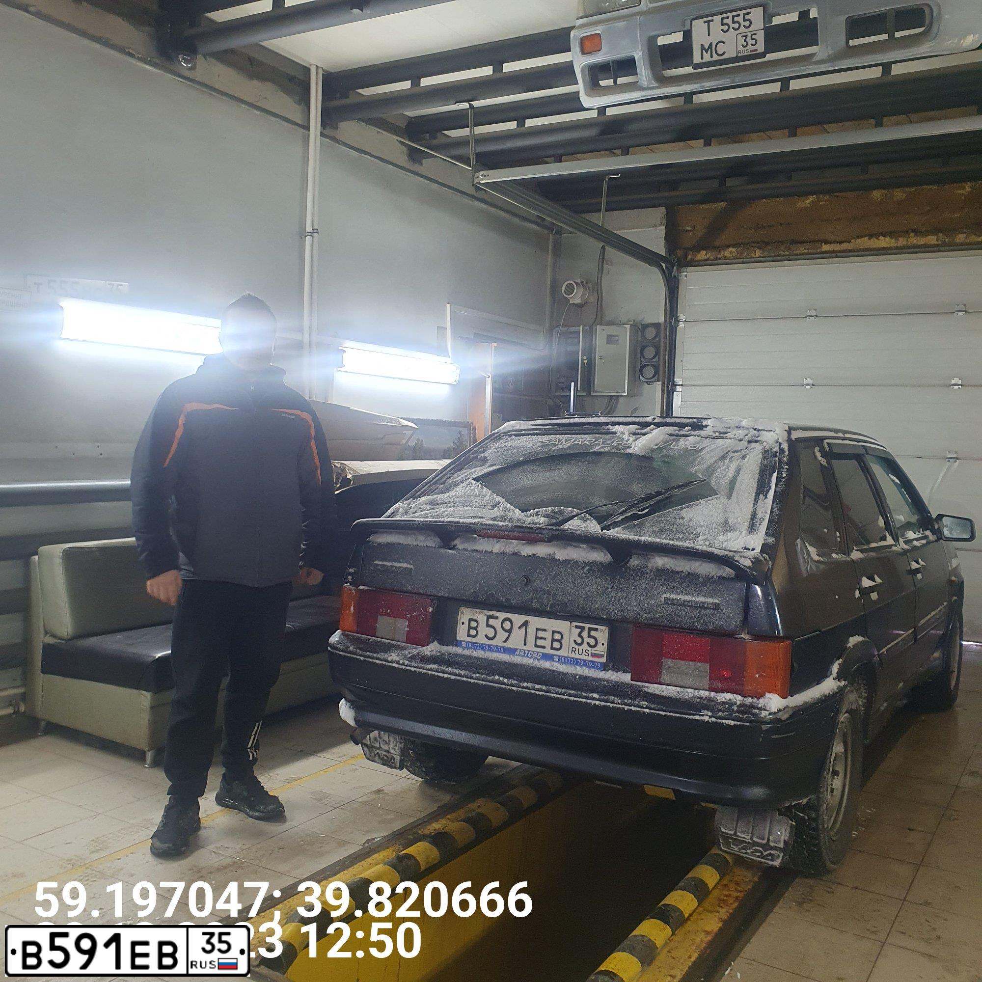 Фото автомобиля LADA 2114 SAMARA, 2009 — госномер В591ЕВ35. Цвет: ГРАФИТОВЫЙ МЕТАЛЛИК