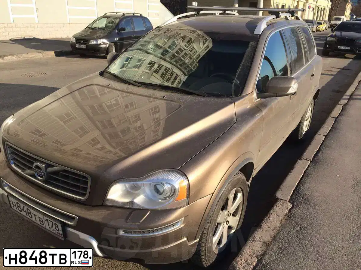 Фото автомобиля VOLVO XC90, 2012 — госномер У237ОО47. Цвет: КОРИЧНЕВЫЙ