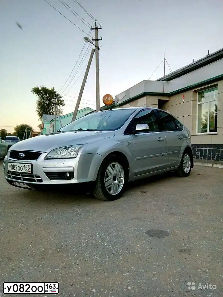 Фото автомобиля FORD FOCUS, 2006 — госномер С018ВУ18. Цвет: СЕРЕБРИСТЫЙ