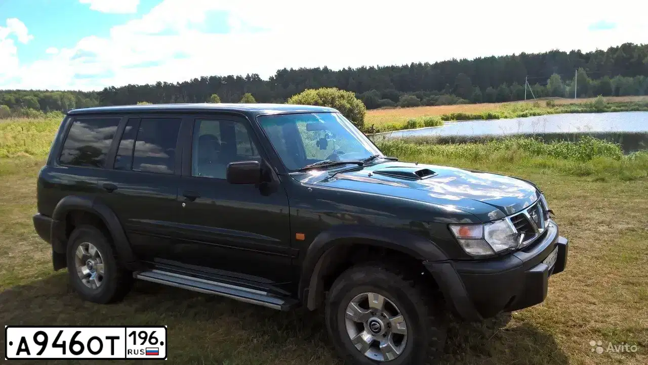 Фото автомобиля NISSAN PATROL, 2000 — госномер А946ОТ196. Цвет: ЗЕЛЕНЫЙ