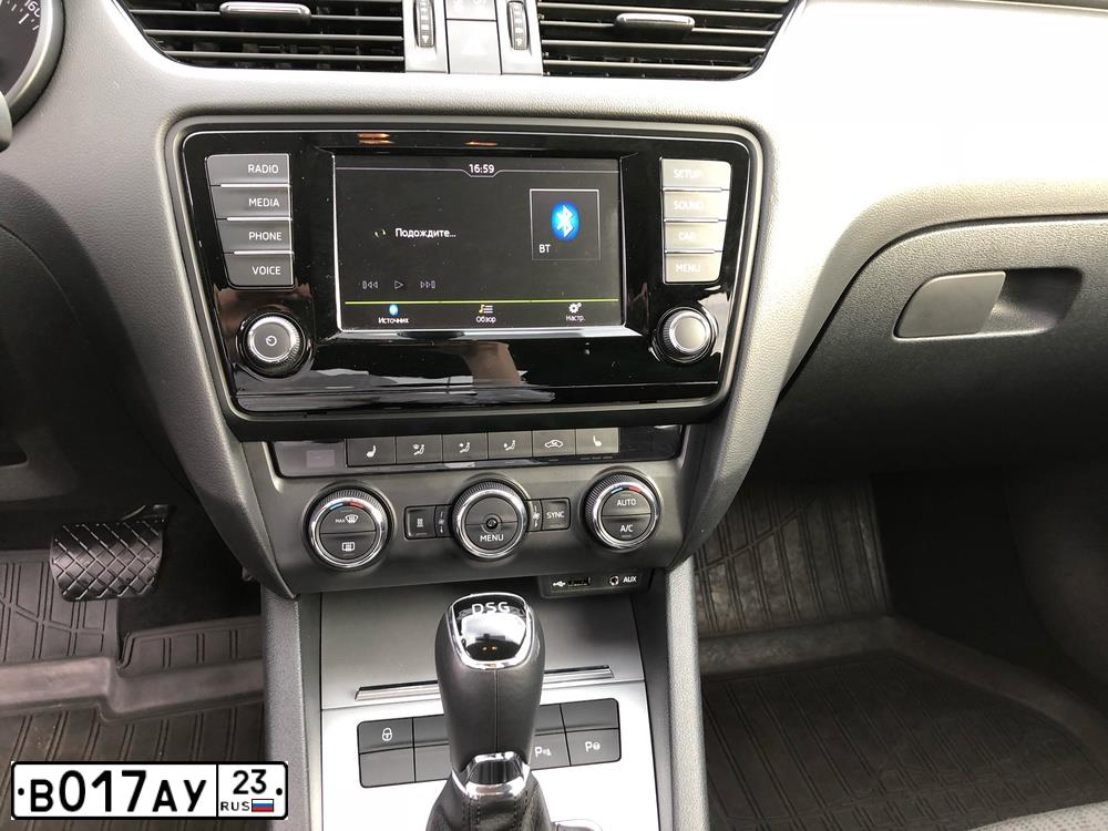Фото автомобиля SKODA OCTAVIA, 2015 — госномер Н754УВ123. Цвет: Белый