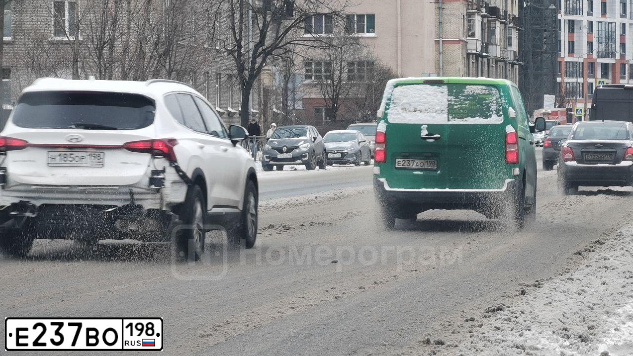 Фото автомобиля LADA VESTA, 2020 — госномер М998УР29. Цвет: СЕРЫЙ