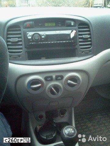Фото автомобиля HYUNDAI VERNA, 2007 — госномер С260ЕР123. Цвет: СЕРЫЙ