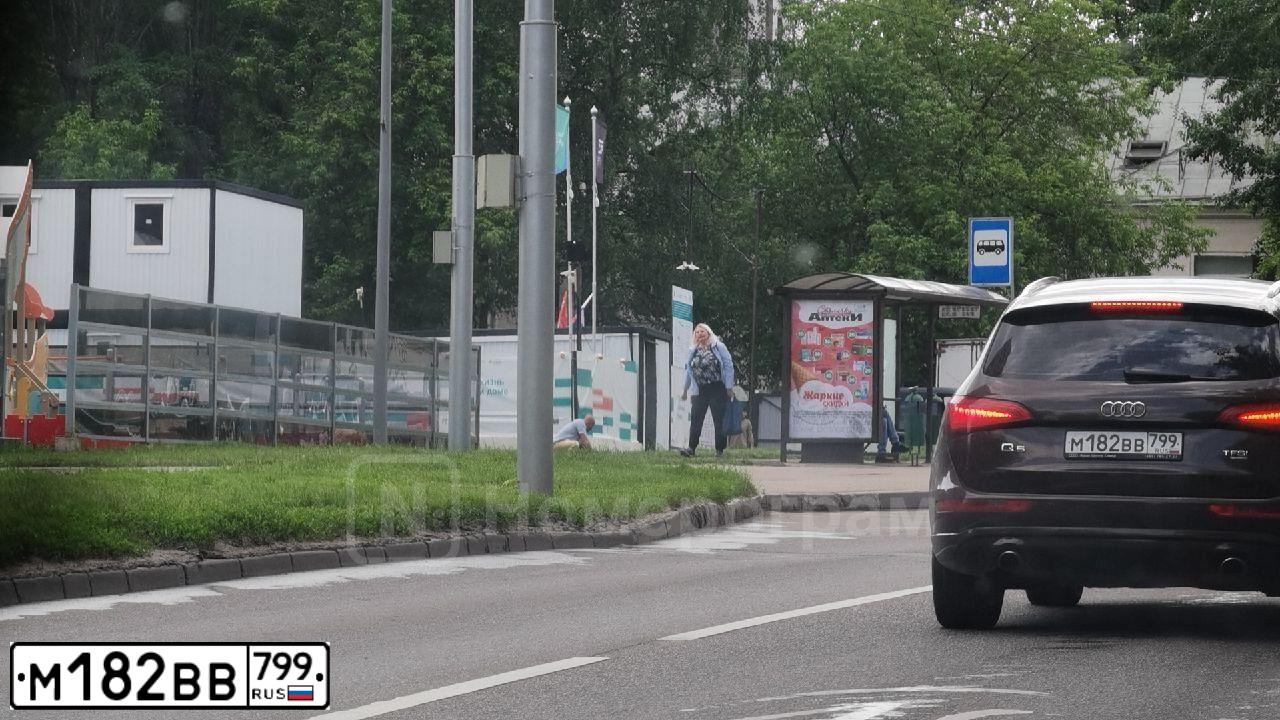 Фото автомобиля AUDI Q5, 2012 — госномер Р566РС48