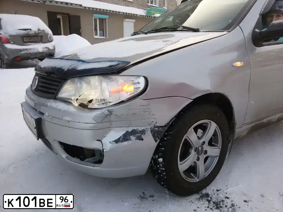Фото автомобиля AUDI 100, 1991 — госномер С156ММ196. Цвет: Серебристый