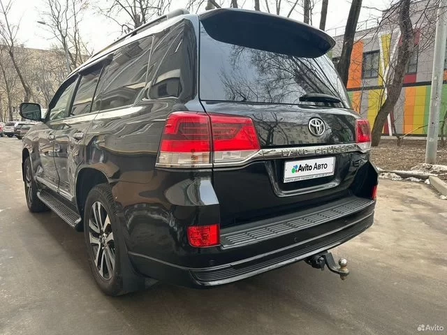 Фото автомобиля TOYOTA LANDCRUISER 200, 2019 — госномер С290СУ797. Цвет: ЧЕРНЫЙ