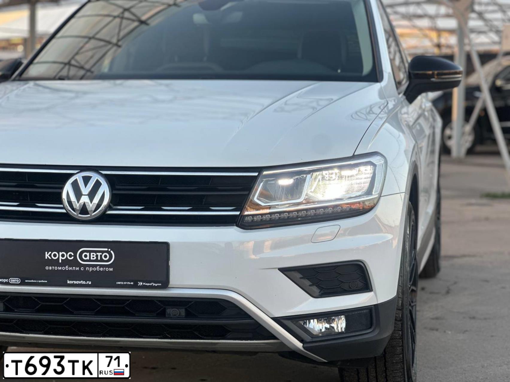 Фото автомобиля VOLKSWAGEN TIGUAN, 2019 — госномер Т693ТК71. Цвет: БЕЛЫЙ