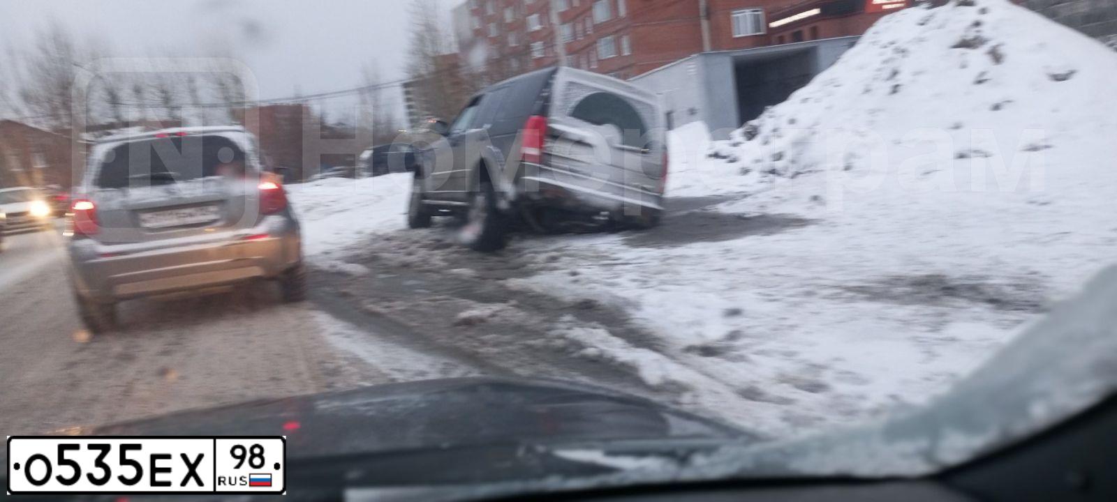Фото автомобиля LAND ROVER DISCOVERY, 2006 — госномер В724ТС124