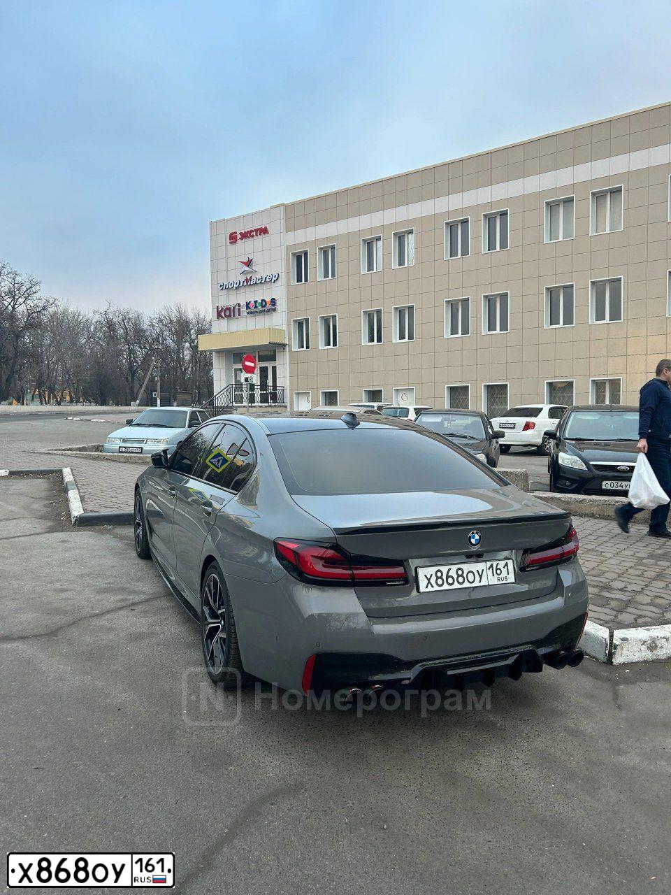 Фото автомобиля VOLKSWAGEN TIGUAN, 2021 — госномер Е279ЕН977. Цвет: СЕРЫЙ