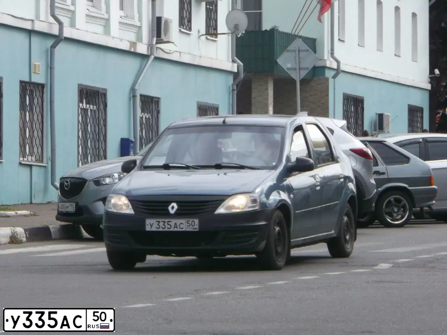Фото автомобиля RENAULT T LOGAN, 2010 — госномер Н620СО76. Цвет: СИНИЙ