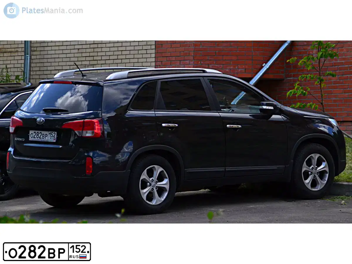 Фото автомобиля KIA SORENTO, 2015 — госномер О282ВР152. Цвет: ЧЕРНЫЙ
