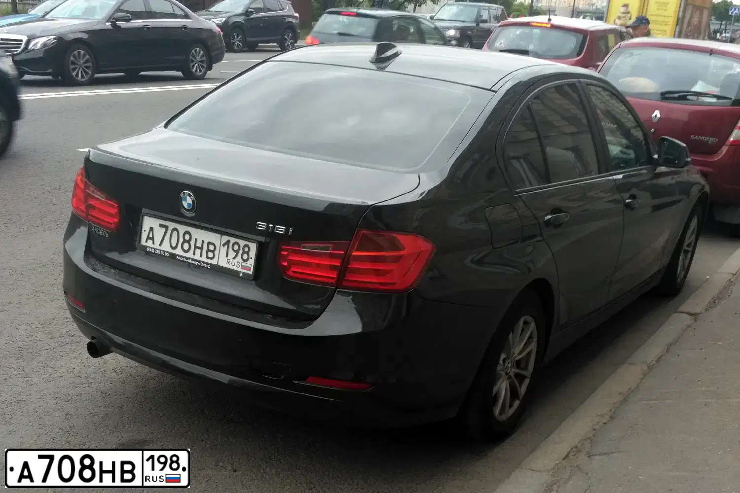 Фото автомобиля BMW 316I, 2013 — госномер М910НВ198