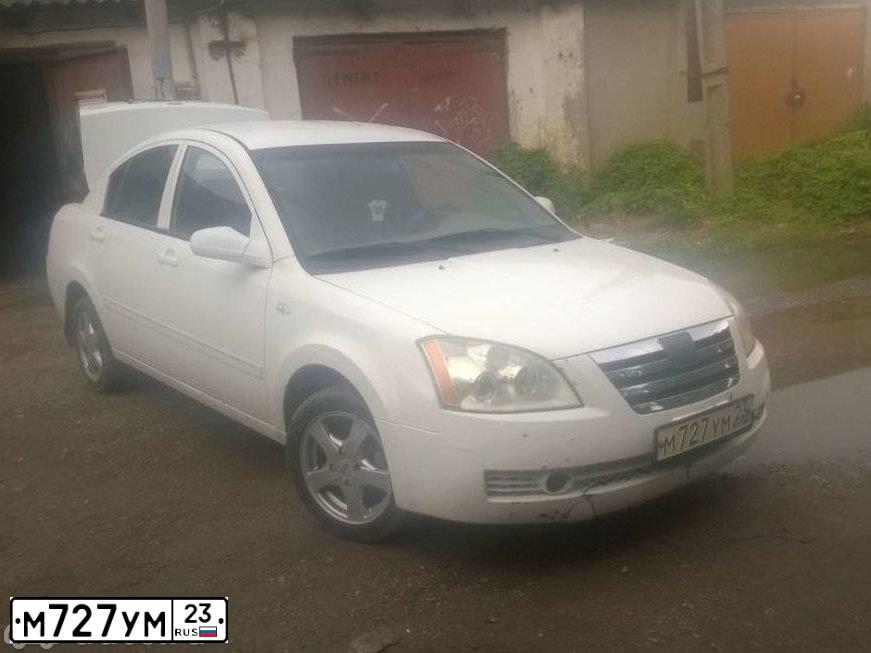 Фото автомобиля CHEVROLET CAPTIVA, 2012 — госномер М727УМ23. Цвет: БЕЛЫЙ