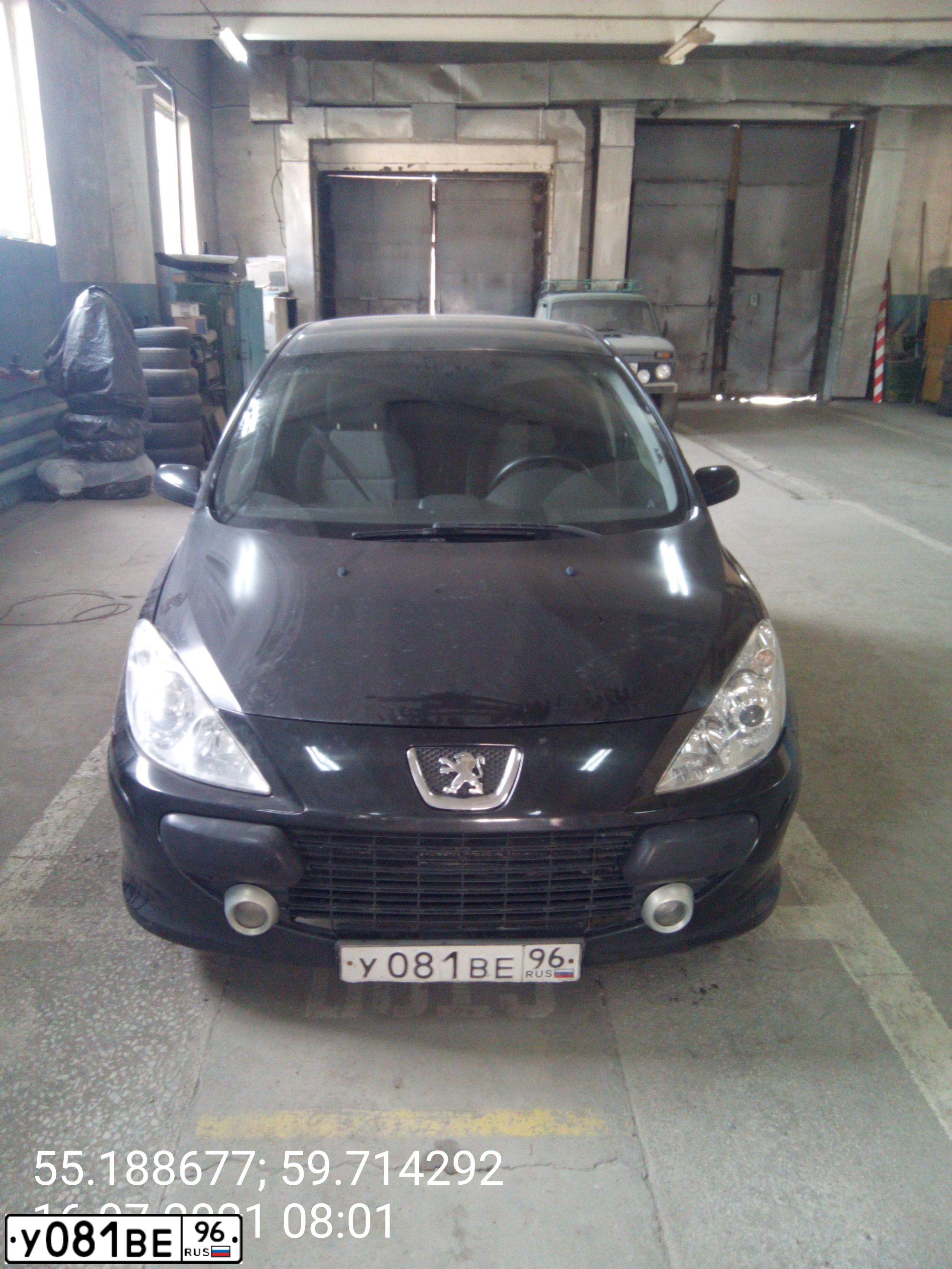 Фото автомобиля PEUGEOT 307, 2006 — госномер У081ВЕ96. Цвет: ЧЕРНЫЙ