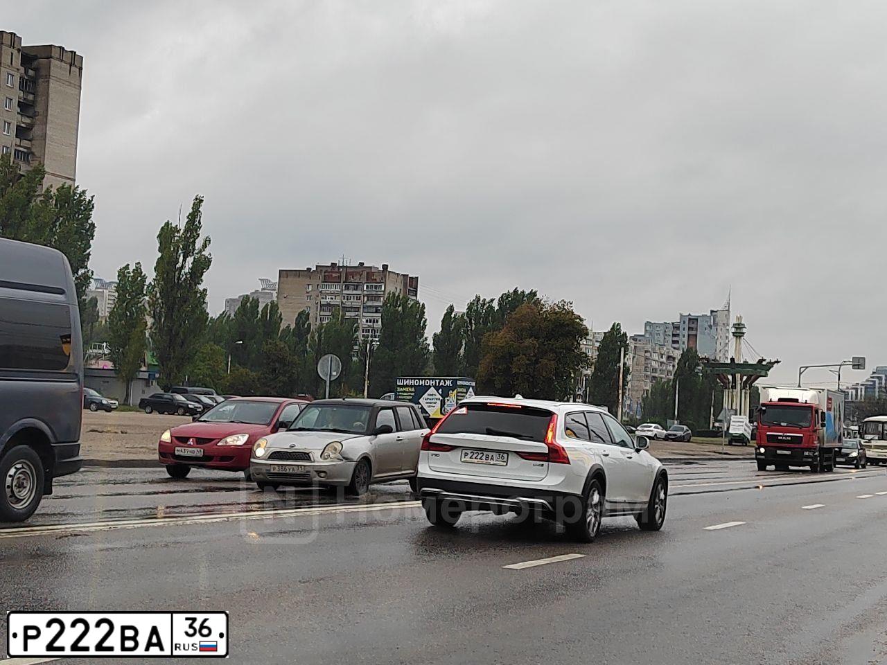 Фото автомобиля VOLVO V90, 2017 — госномер Р222ВА36. Цвет: Белый