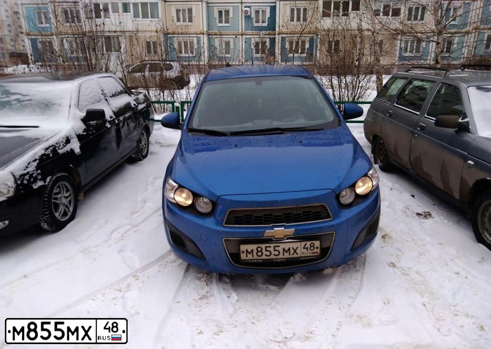 Фото автомобиля CHEVROLET AVEO, 2014 — госномер М855МХ48. Цвет: СИНИЙ