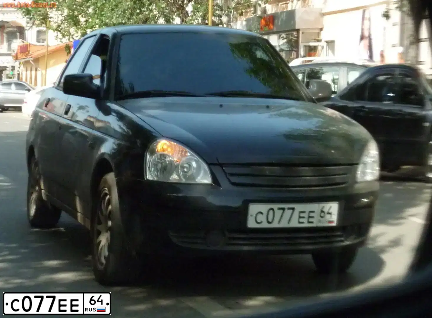 Фото автомобиля VOLKSWAGEN POLO, 2011 — госномер С077ЕЕ64. Цвет: БЕЛЫЙ