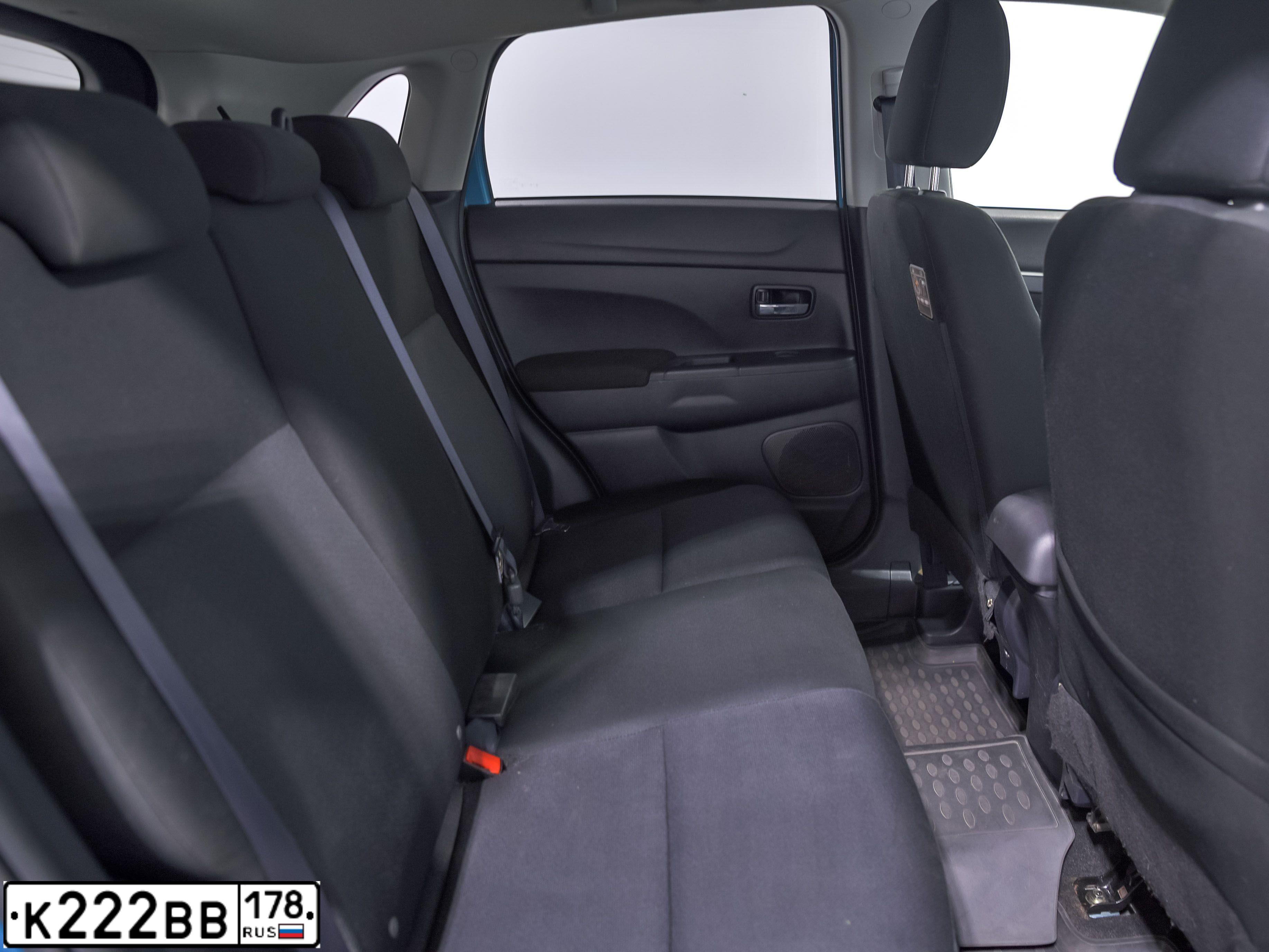 Фото автомобиля MITSUBISHI ASX, 2011 — госномер К222ВВ178. Цвет: голубой