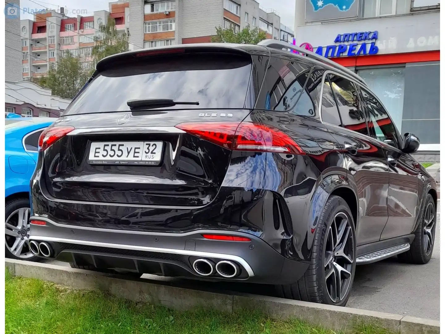 Фото автомобиля MERCEDES GLE-KLASSE, 2019 — госномер Е555УЕ32. Цвет: ЧЕРНЫЙ