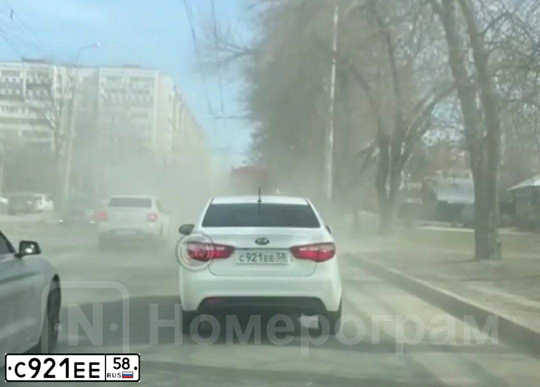 Фото автомобиля KIA RIO, 2013 — госномер С921ЕЕ58. Цвет: Белый
