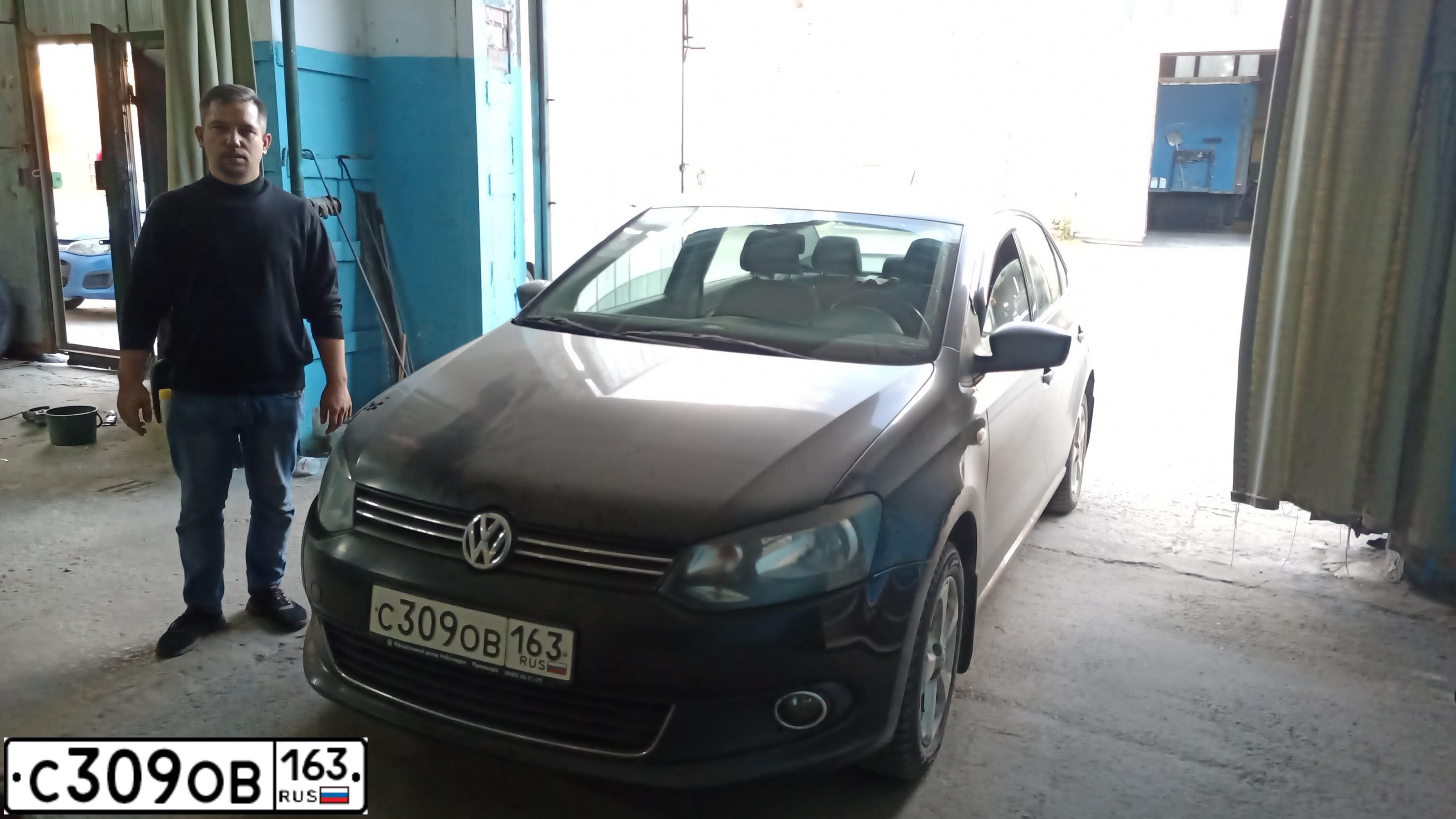 Фото автомобиля VOLKSWAGEN POLO, 2012. Цвет: ЧЕРНЫЙ