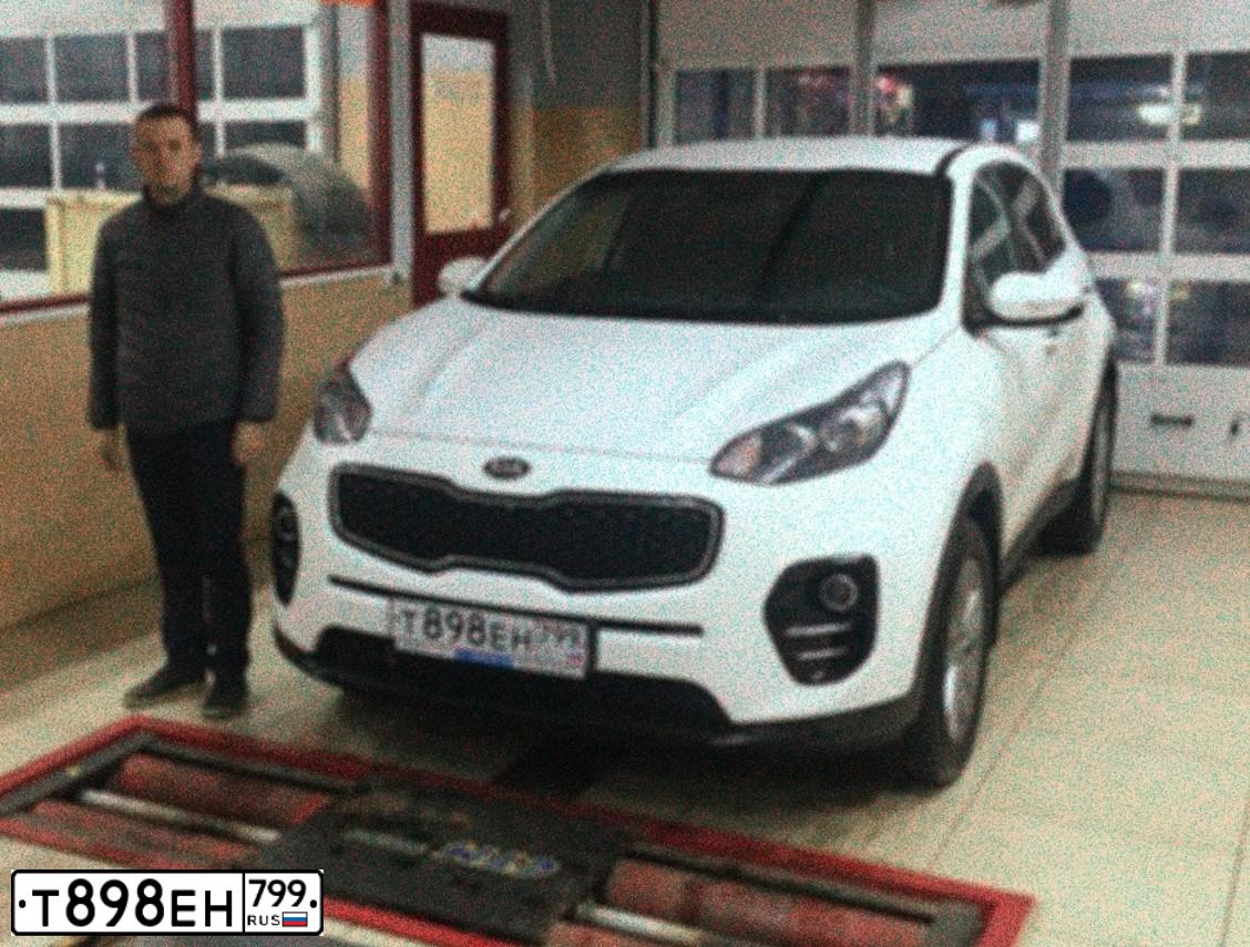 Фото автомобиля KIA SPORTAGE, 2018 — госномер Т898ЕН799. Цвет: БЕЛЫЙ