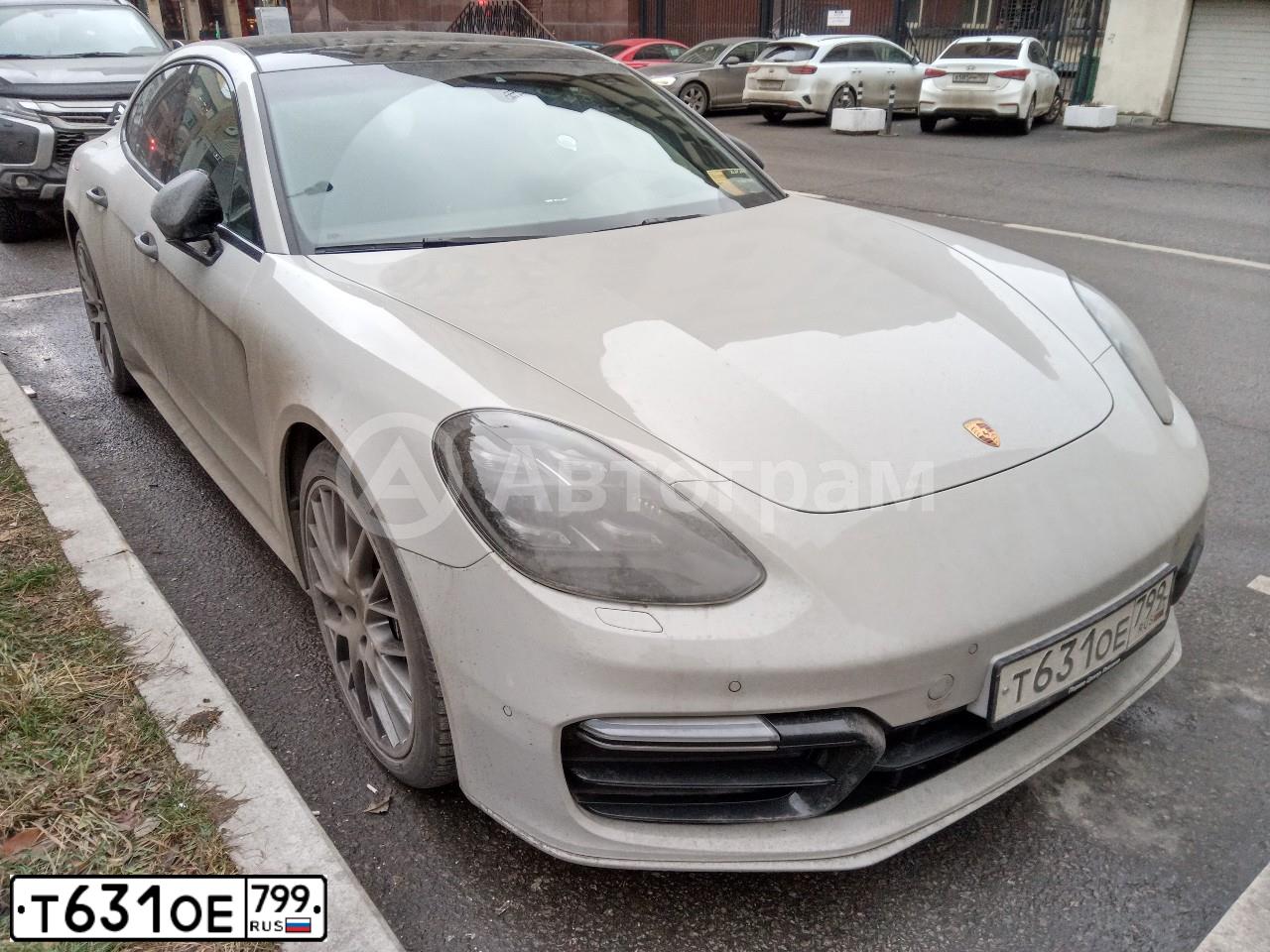 Фото автомобиля PORSCHE PANAMERA, 2019 — госномер Т631ОЕ799. Цвет: СЕРЫЙ