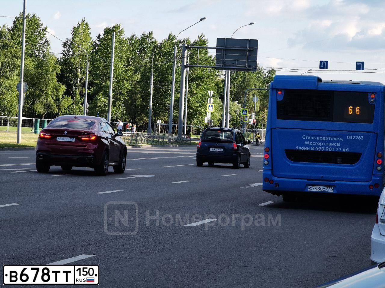Фото автомобиля BMW X3, 2005 — госномер В678ТТ150. Цвет: Белый