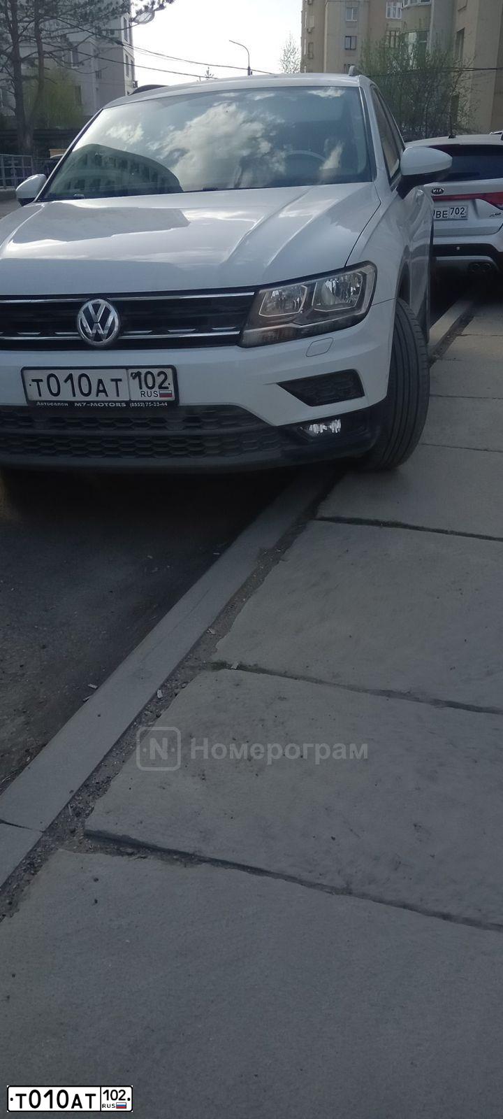 Фото автомобиля SKODA FABIA, 2010 — госномер Т010АТ102. Цвет: ТЕМНО-СИНИЙ