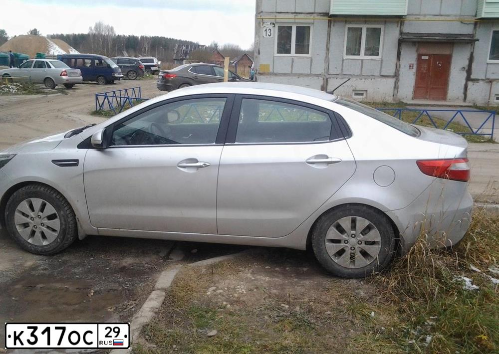 Фото автомобиля KIA RIO, 2012 — госномер О346РМ46. Цвет: Серебристый