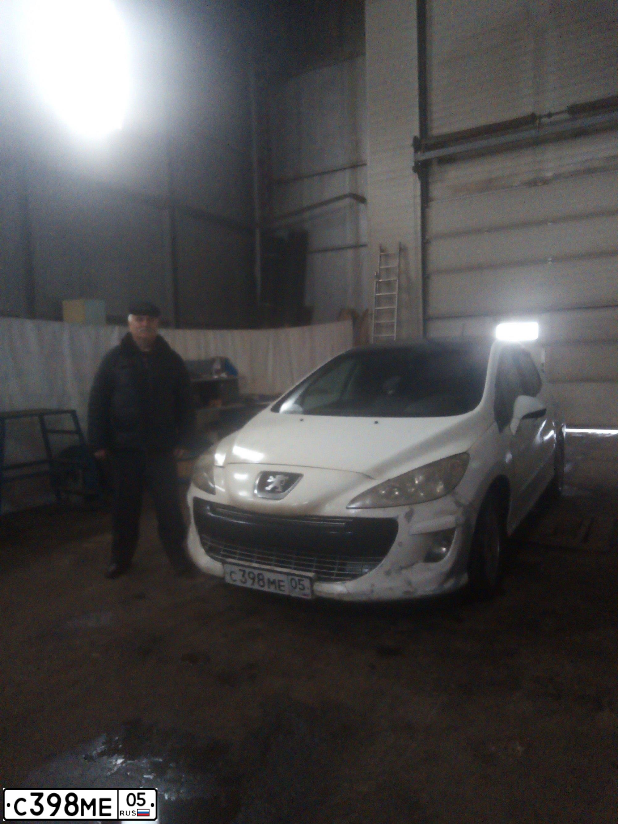 Фото автомобиля PEUGEOT 308, 2008 — госномер У648НМ62. Цвет: Белый