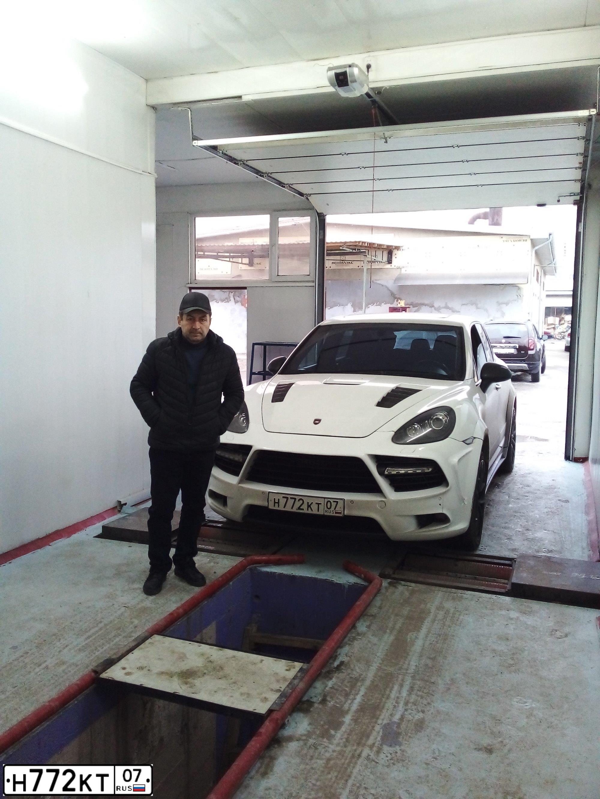 Фото автомобиля PORSCHE CAYENNE, 2013 — госномер Н772КТ07