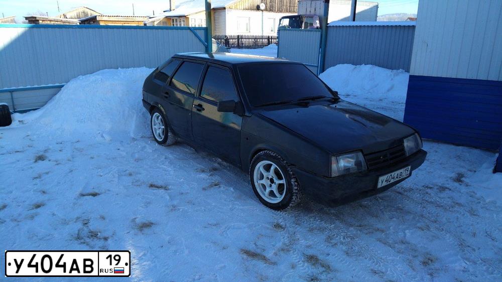 Фото автомобиля LADA 2109 SAMARA, 1995 — госномер У404АВ19. Цвет: ЧЕРНЫЙ