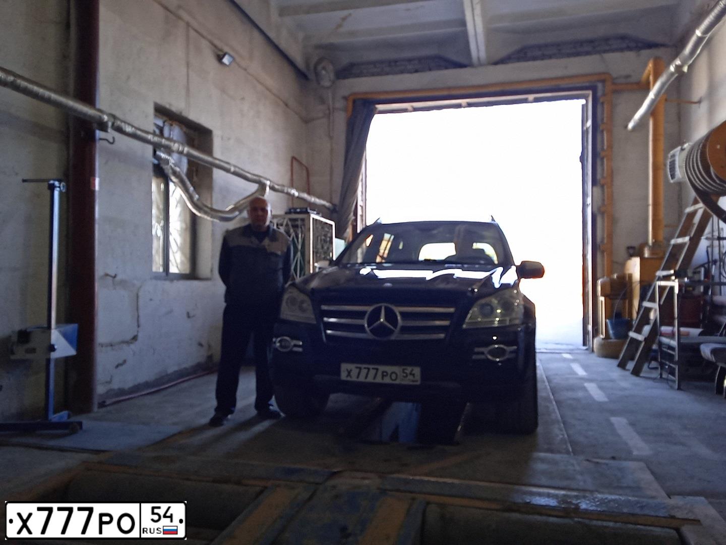 Фото автомобиля MERCEDES GL-KLASSE, 2008 — госномер А888АА73. Цвет: ЧЕРНЫЙ